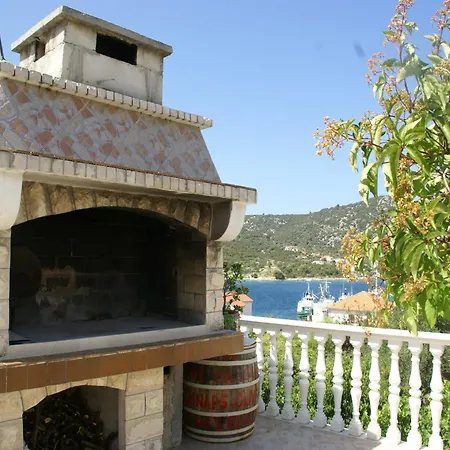Apartamento In 100m From The Sea Vinišće