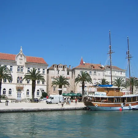 In 100m From The Sea Apartamento Vinišće