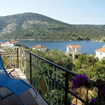 In 100m From The Sea Apartamento