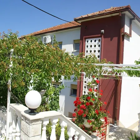 In 100m From The Sea Apartamento Vinišće