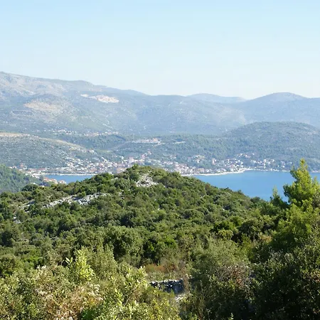 In 100m From The Sea * Vinišće